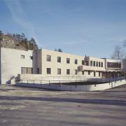 ArchitektInnen / KünstlerInnen: Diether S. Hoppe<br>Projekt: Institut Hernstein, Anbau zu Schloß Hernstein<br>Aufnahmedatum: 02/95<br>Format: 6x7cm C-Dia<br>Lieferformat: Scan 300 dpi<br>Bestell-Nummer: 5164/D<br>