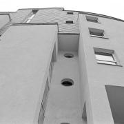 ArchitektInnen / KünstlerInnen: Hofer / Hohenegger<br>Projekt: Gemeindebau Wilhelmstraße<br>Aufnahmedatum: 09/83<br>Format: 24x36mm SW<br>Lieferformat: Scan 300 dpi<br>Bestell-Nummer: N479/29A<br>