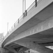 ArchitektInnen / KünstlerInnen: Viktor Hufnagl<br>Projekt: Rossauerbrücke<br>Aufnahmedatum: 10/83<br>Format: 24x36mm SW<br>Lieferformat: Scan 300 dpi<br>Bestell-Nummer: N560/22A<br>