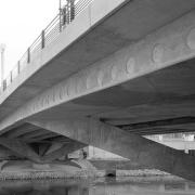 ArchitektInnen / KünstlerInnen: Viktor Hufnagl<br>Projekt: Rossauerbrücke<br>Aufnahmedatum: 10/83<br>Format: 24x36mm SW<br>Lieferformat: Scan 300 dpi<br>Bestell-Nummer: N560/25A<br>