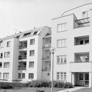 ArchitektInnen / KünstlerInnen: Rudolf Lamprecht<br>Projekt: Wohnhausanlage Linzer Straße<br>Aufnahmedatum: 08/85<br>Format: 24x36mm SW<br>Lieferformat: Scan 300 dpi<br>Bestell-Nummer: N848/06A<br>