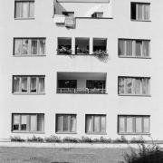 ArchitektInnen / KünstlerInnen: Rudolf Lamprecht<br>Projekt: Wohnhausanlage Linzer Straße<br>Aufnahmedatum: 08/85<br>Format: 24x36mm SW<br>Lieferformat: Scan 300 dpi<br>Bestell-Nummer: N848/21A<br>