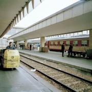 ArchitektInnen / KünstlerInnen: Robert Hartinger<br>Projekt: Westbahnhof<br>Aufnahmedatum: 11/86<br>Format: 4x5'' C-Neg<br>Lieferformat: Scan 300 dpi<br>Bestell-Nummer: N1071/03<br>