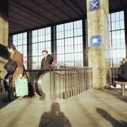 ArchitektInnen / KünstlerInnen: Robert Hartinger<br>Projekt: Westbahnhof<br>Aufnahmedatum: 11/86<br>Format: 4x5'' C-Neg<br>Lieferformat: Scan 300 dpi<br>Bestell-Nummer: N1095/10<br>
