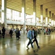 ArchitektInnen / KünstlerInnen: Robert Hartinger<br>Projekt: Westbahnhof<br>Aufnahmedatum: 11/86<br>Format: 4x5'' C-Neg<br>Lieferformat: Scan 300 dpi<br>Bestell-Nummer: N1077/10<br>