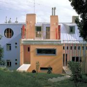 ArchitektInnen / KünstlerInnen: Adolf Krischanitz, Oskar Putz<br>Projekt: Haus in Salmannsdorf<br>Aufnahmedatum: 07/88<br>Format: 4x5'' C-Neg<br>Lieferformat: Scan 300 dpi<br>Bestell-Nummer: N1479/02<br>