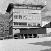 ArchitektInnen / KünstlerInnen: Roland Gnaiger<br>Projekt: Volks- und Hauptschule mit Gemeindesaal, Warth<br>Aufnahmedatum: 05/92<br>Format: 24x36mm SW<br>Lieferformat: Scan 300 dpi<br>Bestell-Nummer: N2539/31<br>