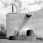 ArchitektInnen / KünstlerInnen: Le Corbusier<br>Projekt: Notre-Dame-du-Haut, Kapelle in Ronchamp<br>Aufnahmedatum: 04/93<br>Format: SW<br>Lieferformat: Dia-Duplikat, Scan 300 dpi<br>Bestell-Nummer: N2869/29<br>