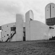 ArchitektInnen / KünstlerInnen: Le Corbusier<br>Projekt: Notre-Dame-du-Haut, Kapelle in Ronchamp<br>Aufnahmedatum: 04/93<br>Format: SW<br>Lieferformat: Dia-Duplikat, Scan 300 dpi<br>Bestell-Nummer: N2869/33<br>