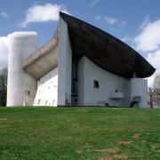 ArchitektInnen / KünstlerInnen: Le Corbusier<br>Projekt: Notre-Dame-du-Haut, Kapelle in Ronchamp<br>Aufnahmedatum: 04/93<br>Format: 24x36mm C-Dia<br>Lieferformat: Dia-Duplikat, Scan 300 dpi<br>Bestell-Nummer: 3237/28<br>