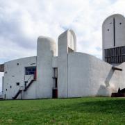 ArchitektInnen / KünstlerInnen: Le Corbusier<br>Projekt: Notre-Dame-du-Haut, Kapelle in Ronchamp<br>Aufnahmedatum: 04/93<br>Format: 24x36mm C-Dia<br>Lieferformat: Dia-Duplikat, Scan 300 dpi<br>Bestell-Nummer: 3238/16<br>