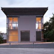 ArchitektInnen / KünstlerInnen: Ernst Beneder<br>Projekt: Haus Fuchsluger<br>Aufnahmedatum: 06/03<br>Format: 4x5'' C-Dia<br>Lieferformat: Dia-Duplikat, Scan 300 dpi<br>Bestell-Nummer: 11728/D<br>