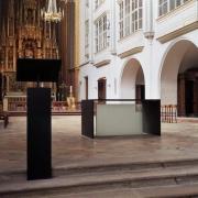 ArchitektInnen / KünstlerInnen: Henke Schreieck Architekten<br>Projekt: Augustinerkirche - Altar und Ambo<br>Aufnahmedatum: 02/03<br>Format: 4x5'' C-Dia<br>Lieferformat: Dia-Duplikat, Scan 300 dpi<br>Bestell-Nummer: 11542/C<br>