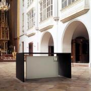 ArchitektInnen / KünstlerInnen: Henke Schreieck Architekten<br>Projekt: Augustinerkirche - Altar und Ambo<br>Aufnahmedatum: 02/03<br>Format: 4x5'' C-Dia<br>Lieferformat: Dia-Duplikat, Scan 300 dpi<br>Bestell-Nummer: 11542/D<br>