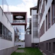 ArchitektInnen / KünstlerInnen: Karl F. Thalmeier<br>Projekt: Volks- und Hauptschule - Erweiterung<br>Aufnahmedatum: 05/02<br>Format: 4x5'' C-Dia<br>Lieferformat: Dia-Duplikat, Scan 300 dpi<br>Bestell-Nummer: 11193/D<br>