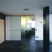 ArchitektInnen / KünstlerInnen: Peter Nigst<br>Projekt: Wohnhausanlage Friedlgasse<br>Aufnahmedatum: 03/02<br>Format: 4x5'' C-Dia<br>Lieferformat: Dia-Duplikat, Scan 300 dpi<br>Bestell-Nummer: 11099/C<br>