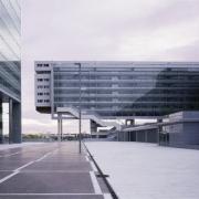 ArchitektInnen / KünstlerInnen: DMAA Delugan Meissl Associated Architects, Herwig Kempinger<br>Projekt: Donau City Bauteil Delugan - Meissl<br>Aufnahmedatum: 07/00<br>Format: 4x5'' C-Dia<br>Lieferformat: Dia-Duplikat, Scan 300 dpi<br>Bestell-Nummer: 9050/D<br>