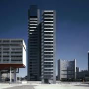 ArchitektInnen / KünstlerInnen: HNP architects ZT GmbH, Heinz Neumann<br>Projekt: ARES Tower<br>Aufnahmedatum: 09/01<br>Format: 4x5'' C-Dia<br>Lieferformat: Dia-Duplikat, Scan 300 dpi<br>Bestell-Nummer: 10814/A<br>