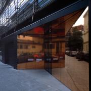 ArchitektInnen / KünstlerInnen: Herzog & de Meuron Architekten BSA/SIA/ETH<br>Projekt: Wohn- und Geschäftshaus Herrnstrasse<br>Aufnahmedatum: 06/01<br>Format: 4x5'' C-Dia<br>Lieferformat: Dia-Duplikat, Scan 300 dpi<br>Bestell-Nummer: 10609/A<br>