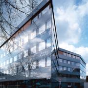 ArchitektInnen / KünstlerInnen: Herzog & de Meuron Architekten BSA/SIA/ETH<br>Projekt: Wohn- und Geschäftshaus Solothurn<br>Aufnahmedatum: 04/01<br>Format: 4x5'' C-Dia<br>Lieferformat: Dia-Duplikat, Scan 300 dpi<br>Bestell-Nummer: 10417/A<br>