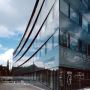ArchitektInnen / KünstlerInnen: Herzog & de Meuron Architekten BSA/SIA/ETH<br>Projekt: Wohn- und Geschäftshaus Solothurn<br>Aufnahmedatum: 04/01<br>Format: 4x5'' C-Dia<br>Lieferformat: Dia-Duplikat, Scan 300 dpi<br>Bestell-Nummer: 10420/B<br>