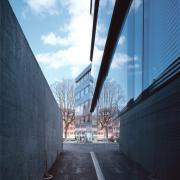 ArchitektInnen / KünstlerInnen: Herzog & de Meuron Architekten BSA/SIA/ETH<br>Projekt: Wohn- und Geschäftshaus Solothurn<br>Aufnahmedatum: 04/01<br>Format: 4x5'' C-Dia<br>Lieferformat: Dia-Duplikat, Scan 300 dpi<br>Bestell-Nummer: 10423/B<br>