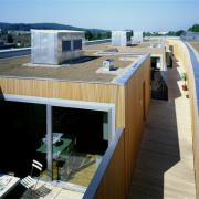 ArchitektInnen / KünstlerInnen: Herzog & de Meuron Architekten BSA/SIA/ETH<br>Projekt: Wohn- und Geschäftshaus Solothurn<br>Aufnahmedatum: 06/00<br>Format: 4x5'' C-Dia<br>Lieferformat: Dia-Duplikat, Scan 300 dpi<br>Bestell-Nummer: 9783/B<br>