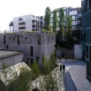ArchitektInnen / KünstlerInnen: Herzog & de Meuron Architekten BSA/SIA/ETH<br>Projekt: Wohnhäuser an der Rue des Suisses<br>Aufnahmedatum: 05/01<br>Format: 4x5'' C-Dia<br>Lieferformat: Dia-Duplikat, Scan 300 dpi<br>Bestell-Nummer: 10476/B<br>