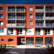 ArchitektInnen / KünstlerInnen: Ebner, Ullmann<br>Projekt: Wohnhausanlage 'In der Wiesen'<br>Aufnahmedatum: 07/01<br>Format: 4x5'' C-Dia<br>Lieferformat: Dia-Duplikat, Scan 300 dpi<br>Bestell-Nummer: 10649/B<br>