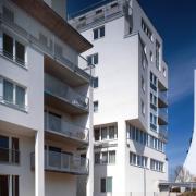 ArchitektInnen / KünstlerInnen: Otto Häuselmayer<br>Projekt: Wohnhausanlage In der Wiesen<br>Aufnahmedatum: 04/01<br>Format: 4x5'' C-Dia<br>Lieferformat: Dia-Duplikat, Scan 300 dpi<br>Bestell-Nummer: 10459/C<br>