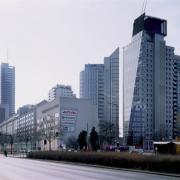 Projekt: Donau City - Hochhäuser<br>Aufnahmedatum: 03/00<br>Format: 4x5'' C-Dia<br>Lieferformat: Dia-Duplikat, Scan 300 dpi<br>Bestell-Nummer: 10308/D<br>