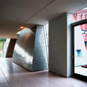 ArchitektInnen / KünstlerInnen: Szyszkowitz · Kowalski<br>Projekt: Kulturhaus St. Ulrich<br>Aufnahmedatum: 11/00<br>Format: 4x5'' C-Dia<br>Lieferformat: Dia-Duplikat, Scan 300 dpi<br>Bestell-Nummer: 10101/C<br>