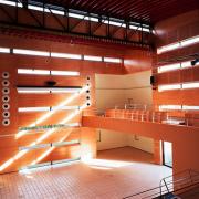 ArchitektInnen / KünstlerInnen: Szyszkowitz · Kowalski<br>Projekt: Kulturhaus St. Ulrich<br>Aufnahmedatum: 11/00<br>Format: 4x5'' C-Dia<br>Lieferformat: Dia-Duplikat, Scan 300 dpi<br>Bestell-Nummer: 10103/C<br>