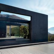 ArchitektInnen / KünstlerInnen: Britta Buzzi, Francesco Buzzi<br>Projekt: Haus P.<br>Aufnahmedatum: 10/00<br>Format: 4x5'' C-Dia<br>Lieferformat: Dia-Duplikat, Scan 300 dpi<br>Bestell-Nummer: 10074/C<br>