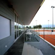 ArchitektInnen / KünstlerInnen: walser + werle architekten zt<br>Projekt: Tenniscenter Altenstadt<br>Aufnahmedatum: 09/00<br>Format: 4x5'' C-Dia<br>Lieferformat: Dia-Duplikat, Scan 300 dpi<br>Bestell-Nummer: 10023/B<br>