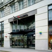 ArchitektInnen / KünstlerInnen: Hermann Czech<br>Projekt: Bank Austria Kundenzentrum<br>Aufnahmedatum: 10/97<br>Format: 4x5'' C-Dia<br>Lieferformat: Dia-Duplikat, Scan 300 dpi<br>Bestell-Nummer: 7515/A<br>