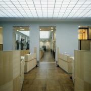 ArchitektInnen / KünstlerInnen: Hermann Czech<br>Projekt: Bank Austria Kundenzentrum<br>Aufnahmedatum: 10/97<br>Format: 4x5'' C-Dia<br>Lieferformat: Dia-Duplikat, Scan 300 dpi<br>Bestell-Nummer: 7511/B<br>