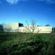 ArchitektInnen / KünstlerInnen: Adolf Krischanitz<br>Projekt: Landhaus Zurndorf<br>Aufnahmedatum: 11/96<br>Format: 4x5'' C-Dia<br>Lieferformat: Dia-Duplikat, Scan 300 dpi<br>Bestell-Nummer: 6736/A<br>
