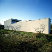 ArchitektInnen / KünstlerInnen: Adolf Krischanitz<br>Projekt: Landhaus Zurndorf<br>Aufnahmedatum: 11/96<br>Format: 4x5'' C-Dia<br>Lieferformat: Dia-Duplikat, Scan 300 dpi<br>Bestell-Nummer: 6737/D<br>