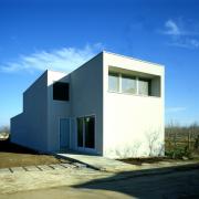 ArchitektInnen / KünstlerInnen: Adolf Krischanitz<br>Projekt: Landhaus Zurndorf<br>Aufnahmedatum: 11/96<br>Format: 4x5'' C-Dia<br>Lieferformat: Dia-Duplikat, Scan 300 dpi<br>Bestell-Nummer: 6738/B<br>