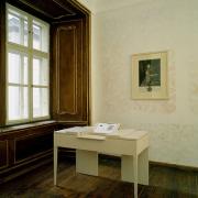 ArchitektInnen / KünstlerInnen: Elsa Prochazka<br>Projekt: Mozart-Gedenkstätte 'Figarohaus'<br>Aufnahmedatum: 11/95<br>Format: 6x7cm C-Dia<br>Lieferformat: Dia-Duplikat, Scan 300 dpi<br>Bestell-Nummer: 5953/1<br>