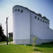 ArchitektInnen / KünstlerInnen: Heinz Tesar<br>Projekt: Evangelische Kirche<br>Aufnahmedatum: 05/97<br>Format: 4x5'' C-Dia<br>Lieferformat: Dia-Duplikat, Scan 300 dpi<br>Bestell-Nummer: 7122/A<br>