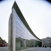 ArchitektInnen / KünstlerInnen: Volker Staab<br>Projekt: Neues Museum Nürnberg<br>Aufnahmedatum: 02/00<br>Format: 4x5'' C-Dia<br>Lieferformat: Dia-Duplikat, Scan 300 dpi<br>Bestell-Nummer: 9439/C<br>