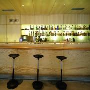 ArchitektInnen / KünstlerInnen: Heinz Lutter<br>Projekt: Bar Restaurant La Fuente<br>Aufnahmedatum: 10/98<br>Format: 4x5'' C-Dia<br>Lieferformat: Dia-Duplikat, Scan 300 dpi<br>Bestell-Nummer: 8399/D<br>