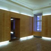ArchitektInnen / KünstlerInnen: Eichinger oder Knechtl, Nancy Spero<br>Projekt: Jüdisches Museum Wien<br>Aufnahmedatum: 01/96<br>Format: 6x7cm C-Dia<br>Lieferformat: Dia-Duplikat, Scan 300 dpi<br>Bestell-Nummer: 5984/02<br>