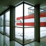 ArchitektInnen / KünstlerInnen: Ernst Beneder<br>Projekt: Ostarrichi-Kulturhof<br>Aufnahmedatum: 02/96<br>Format: 6x7cm C-Dia<br>Lieferformat: Dia-Duplikat, Scan 300 dpi<br>Bestell-Nummer: 6045/6<br>