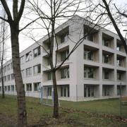 ArchitektInnen / KünstlerInnen: Adolf Krischanitz<br>Projekt: Lauder-Chabad-Campus<br>Aufnahmedatum: 02/00<br>Format: 4x5'' C-Dia<br>Lieferformat: Dia-Duplikat, Scan 300 dpi<br>Bestell-Nummer: 9446/C<br>