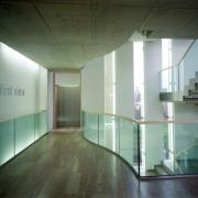 ArchitektInnen / KünstlerInnen: Heinz Tesar<br>Projekt: Museum Sammlung Essl<br>Aufnahmedatum: 12/99<br>Format: 4x5'' C-Dia<br>Lieferformat: Dia-Duplikat, Scan 300 dpi<br>Bestell-Nummer: 9358/A<br>