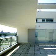 ArchitektInnen / KünstlerInnen: DMAA Delugan Meissl Associated Architects, Herwig Kempinger<br>Projekt: Donau City Bauteil Delugan - Meissl<br>Aufnahmedatum: 06/99<br>Format: 6x9cm C-Dia<br>Lieferformat: Dia-Duplikat, Scan 300 dpi<br>Bestell-Nummer: 9045/2<br>