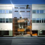 ArchitektInnen / KünstlerInnen: Adolph-Herbert Kelz<br>Projekt: Maderna-Haus<br>Aufnahmedatum: 03/97<br>Format: 4x5'' C-Dia<br>Lieferformat: Dia-Duplikat, Scan 300 dpi<br>Bestell-Nummer: 6980/C<br>